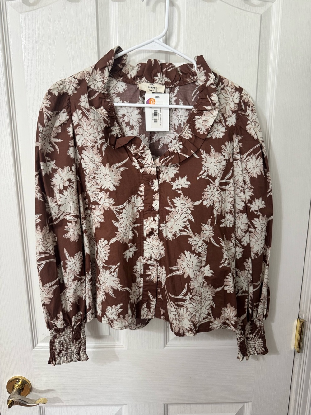 ENTRO Ruffle Collar Blouse